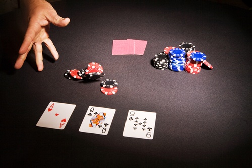 Bài rác trong Poker là gì? Cách phát hiện và mẹo xử lý cực hay