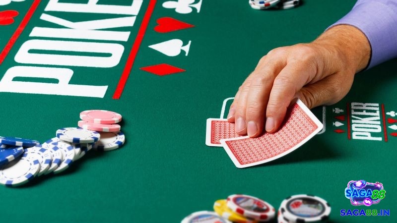 Tìm hiểu những rủi ro và chiến lược khi sử dụng bluff trong poker