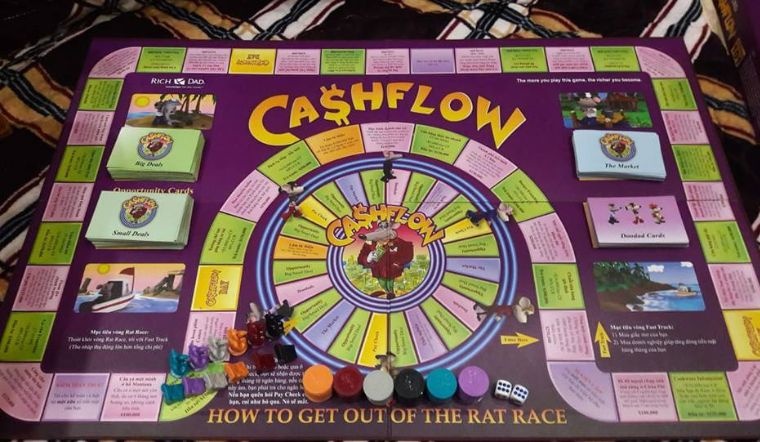 Board game Cashflow - Vòng quay tiền mặt hấp dẫn, độc đáo