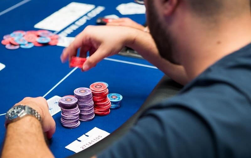 Donk bet Poker là gì? Cách Donk Bet Poker đỉnh cao chuyên gia